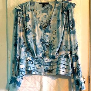 White House Black Market Size 12 Blues zipper side top Worn once